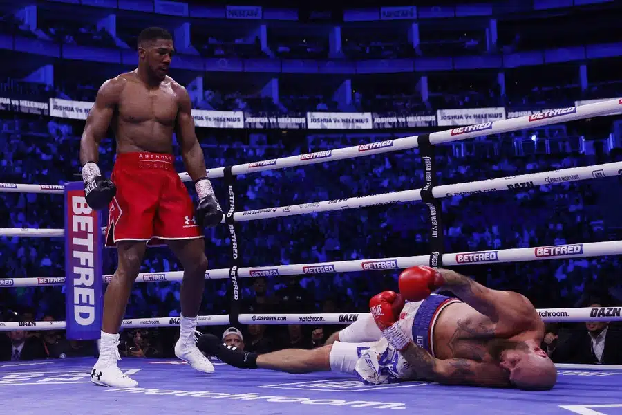 Anthony Joshua Defeats Helenius