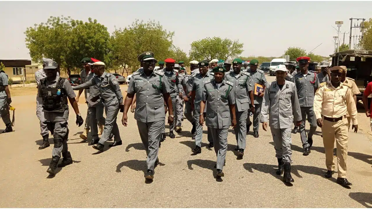 Nigeria Customs Service Investigates Officer Caught Demanding N5,000 Bribe At Airport