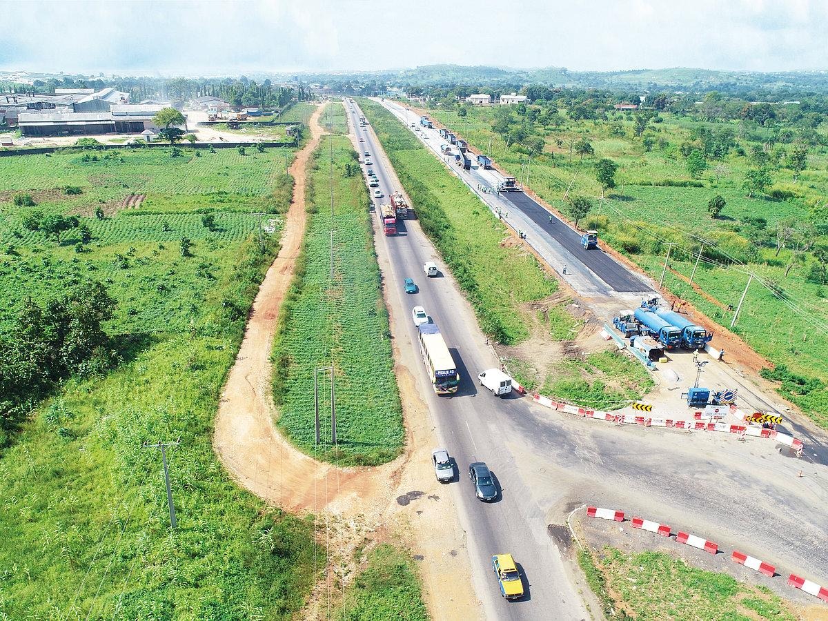 FG To Complete Abuja-Kaduna Expressway By Year End
