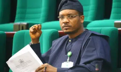 Shina Peller Leads Accord Party Defectors To Join PDP In Oyo