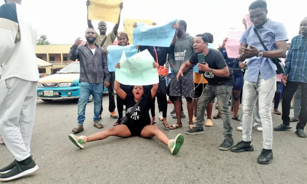 Protest Rocks Ondo Over EFCC Raid