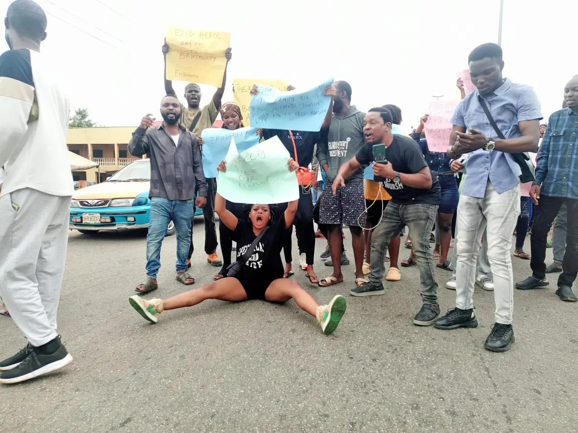 Protest Rocks Ondo Over EFCC Raid